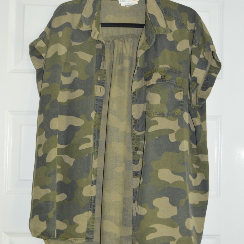 C&C California button down short sleeve shirt.